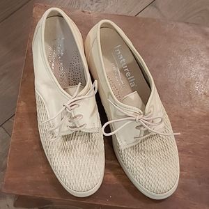 Naturella shoes